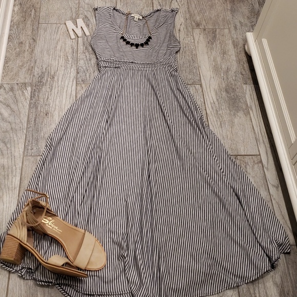 Max Studio Dresses & Skirts - Max Studio Navy and White Striped Dress M